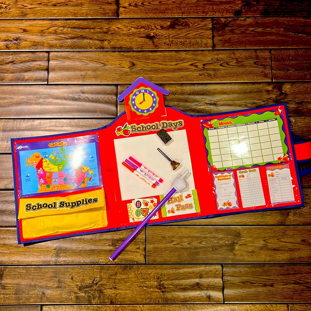 Learning Resources Pretend and Play School Set